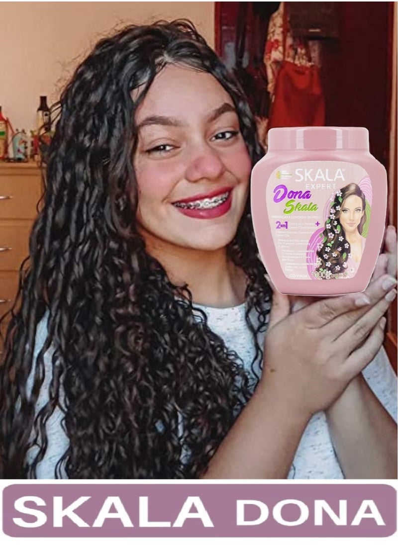 سكالا كريم معالجة الشعر وحمام زيت سكالا دونا البرازيلي 2 في 1  نباتي 100% لتصفيف للشعر الويفي والكيرلي والمموج والناعم المفرود يعمل على ترطيب وتحديد شكل الخصل غني بخلاصة زيت عباد الشمس وزيت جوزالهند والأفوكادو وزيت بذور الكتان ( 1000 جرام )  - Image 5