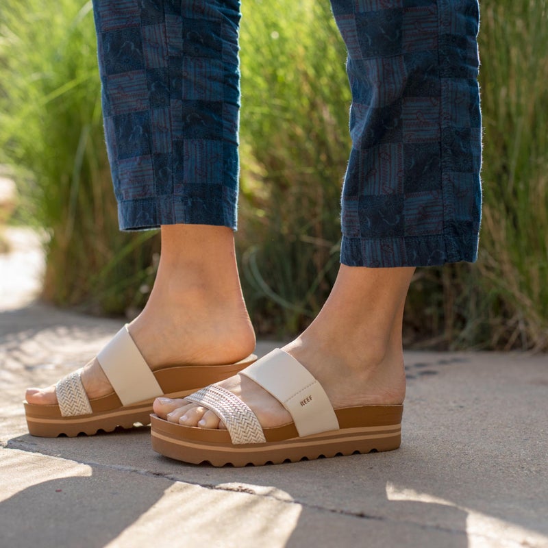 Reef Cushion Vista Hi Women's Comfort Platform Sandals Vintage - 7 Medium - Image 2