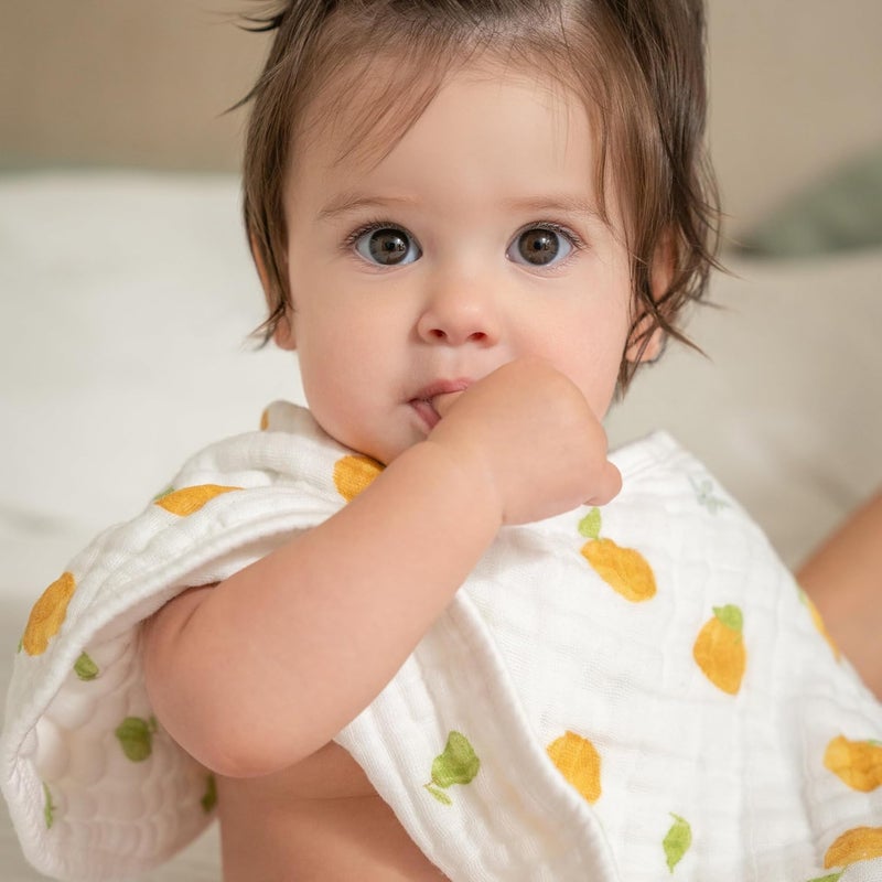 aden + anais بBib من aden + anais 100% قطن موسلين - قطعة قماش للتجشؤ متعددة الاستخدامات وBib تغطية كاملة للأطفال، عبوة من 2، فواكه طازجة - Image 2
