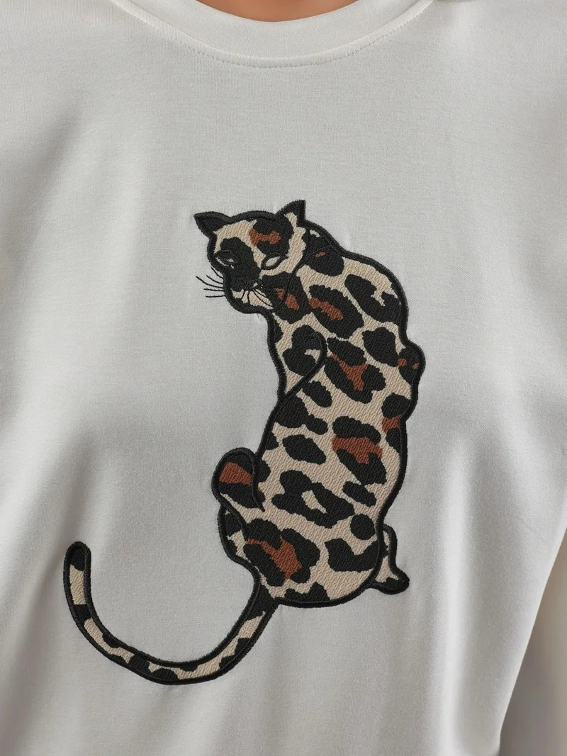 زوبعة طقم قطعتين بنقشة الفهد من مودال تاتش مجموعة بيرسان