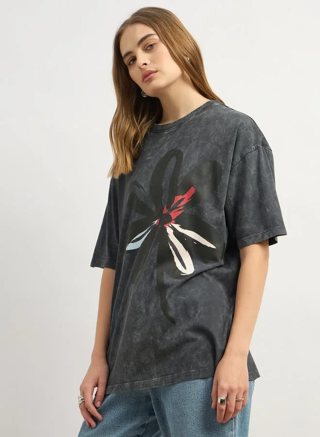 ستايلي Graphic Print Round Neck Oversized T-Shirt