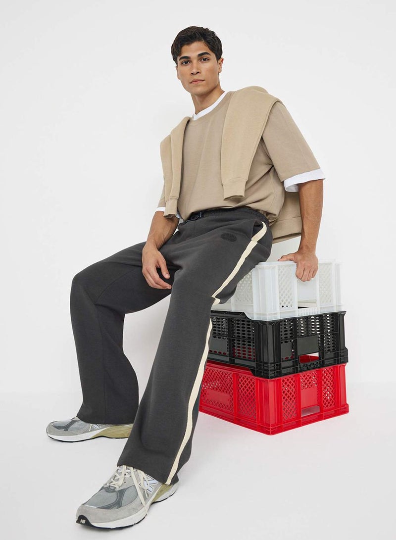 trendyol Teen Anthracite Straight Fit Stripe Detail Slikon Label Thick Sweatpants - Image 1