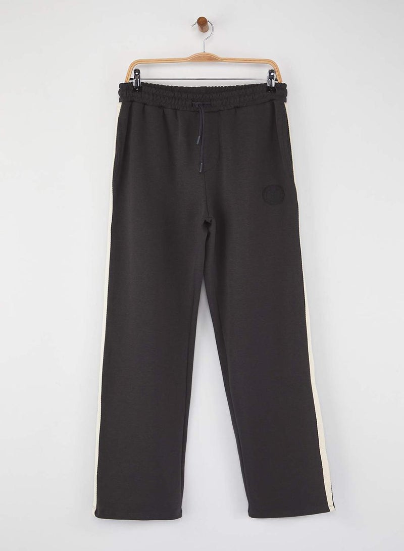 trendyol Teen Anthracite Straight Fit Stripe Detail Slikon Label Thick Sweatpants - Image 5