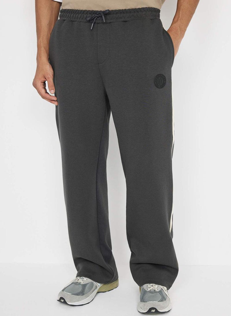 trendyol Teen Anthracite Straight Fit Stripe Detail Slikon Label Thick Sweatpants - Image 4