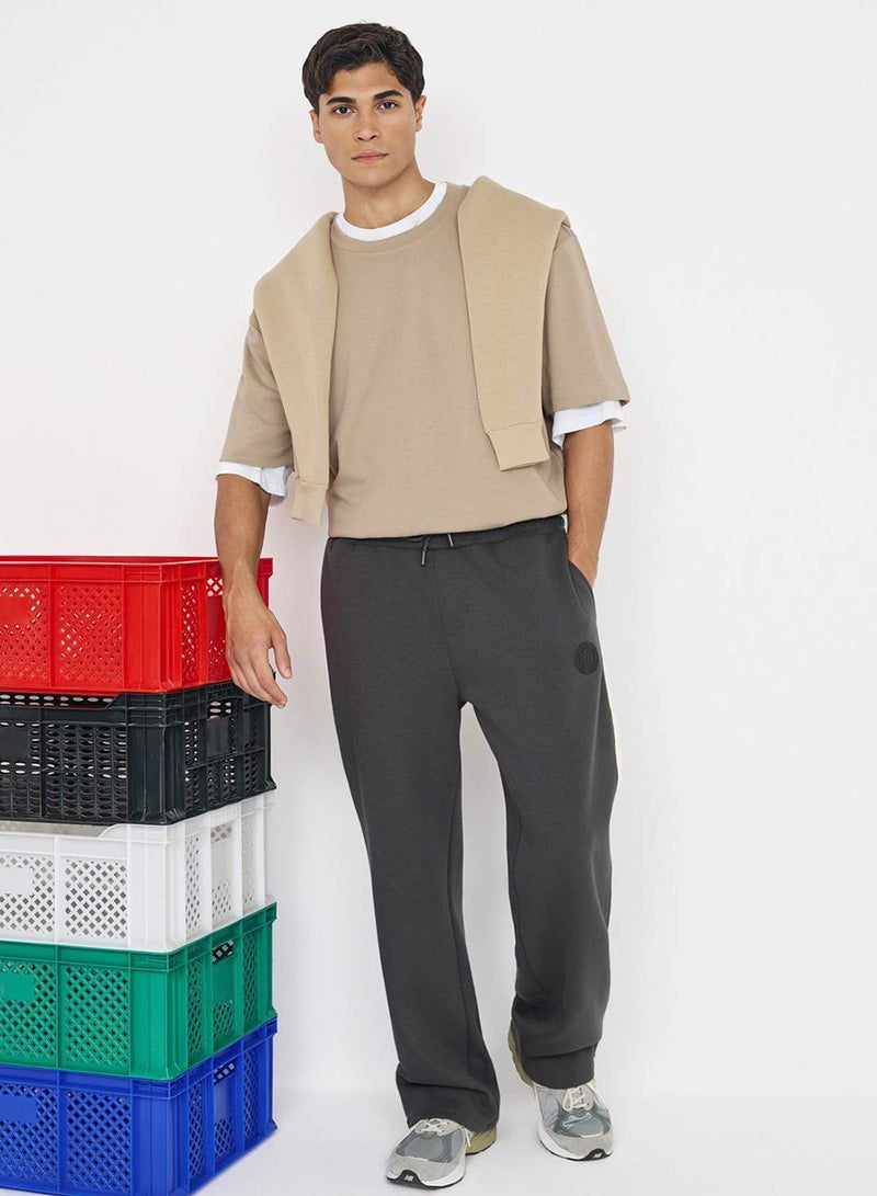 trendyol Teen Anthracite Straight Fit Stripe Detail Slikon Label Thick Sweatpants - Image 2