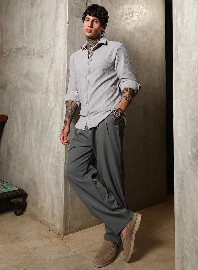 Campus Sutra Men's Cloud Grey Chevron-Panel Tactile Shirt For Casual Wear | Spread Collar | Long Cuffed Sleeves | Button Closure | Shirt Crafted With Comfort Fit For Everyday Wear