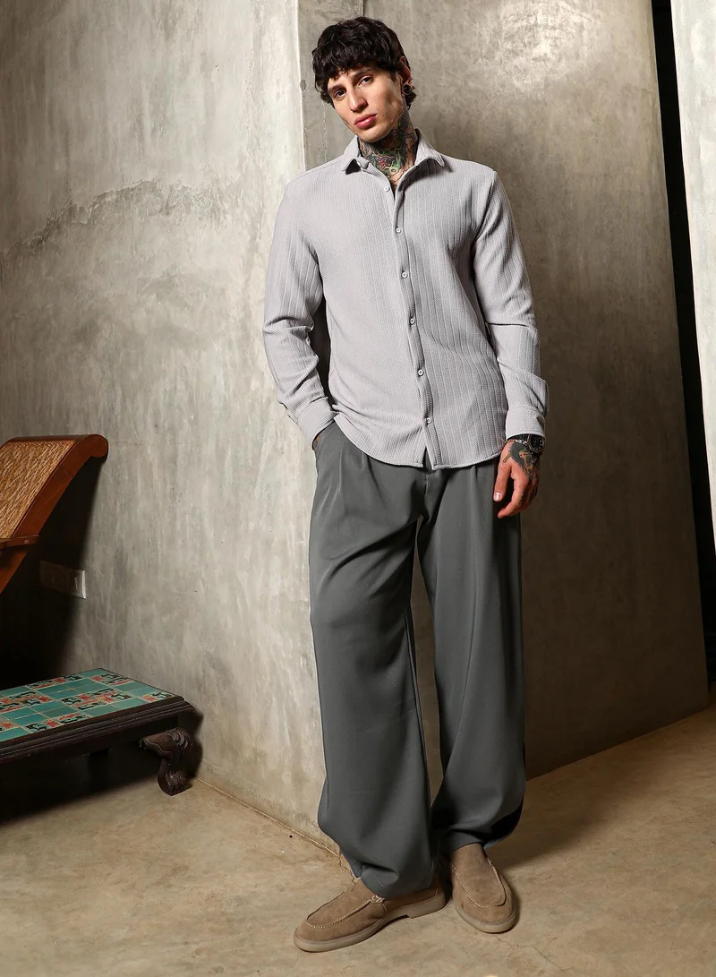 Campus Sutra Men's Cloud Grey Chevron-Panel Tactile Shirt For Casual Wear | Spread Collar | Long Cuffed Sleeves | Button Closure | Shirt Crafted With Comfort Fit For Everyday Wear