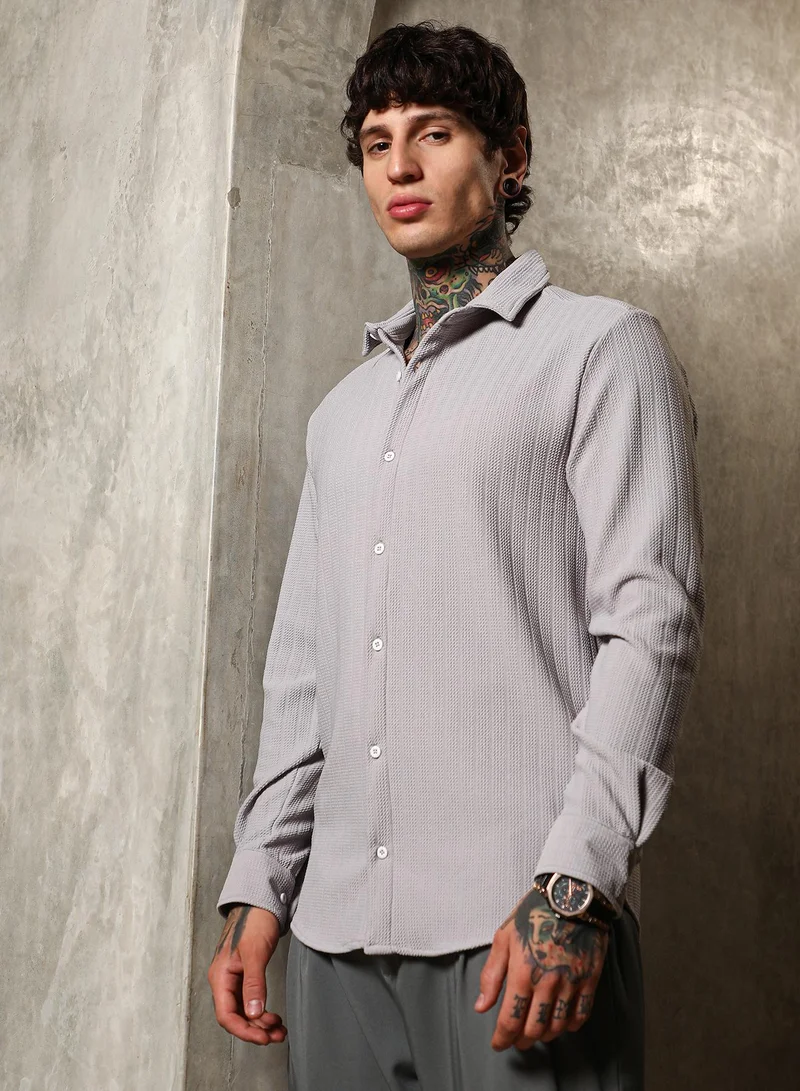 Campus Sutra Men's Cloud Grey Chevron-Panel Tactile Shirt For Casual Wear | Spread Collar | Long Cuffed Sleeves | Button Closure | Shirt Crafted With Comfort Fit For Everyday Wear