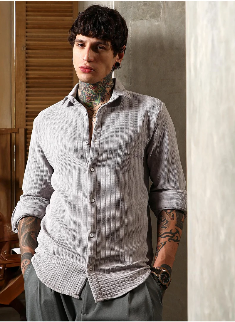 Campus Sutra Men's Cloud Grey Chevron-Panel Tactile Shirt For Casual Wear | Spread Collar | Long Cuffed Sleeves | Button Closure | Shirt Crafted With Comfort Fit For Everyday Wear