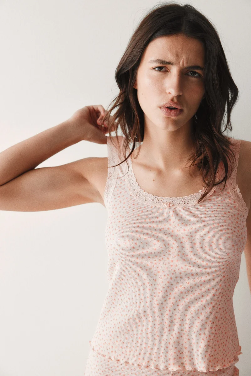 اتش اند ام بيجاما مرن بحواف من الدانتيل