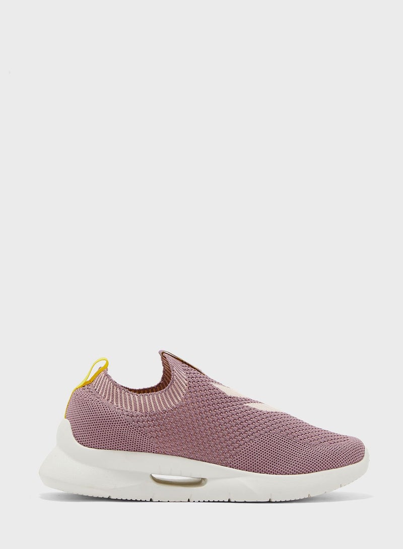 Hummel Tatum Seamless Sneakers - Image 1