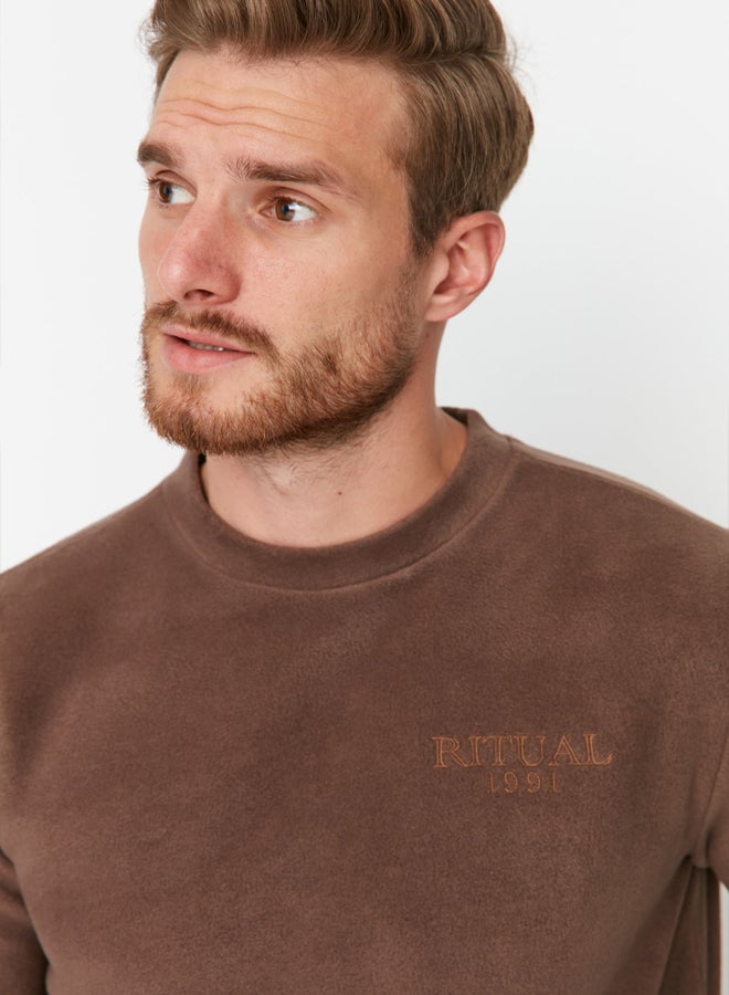 trendyol Brown Regular/Normal Cut Crew Neck Anti-Pilling Fleece Sweatshirt - Image 3