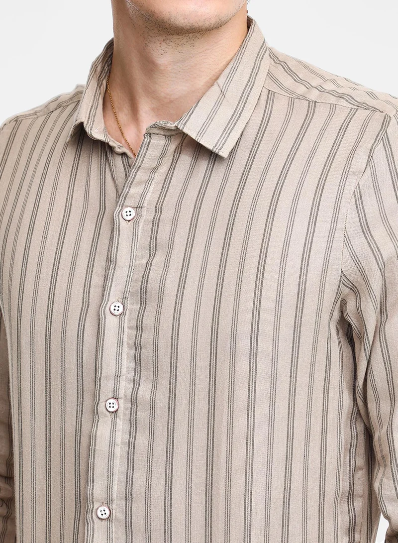 Campus Sutra Campus Sutra Men's Khaki Brown Halo-Striped Shirt For Casual Wear | Spread Collar | Long Sleeve | Button Closure | Shirt Crafted With Comfort Fit For Everyday Wear