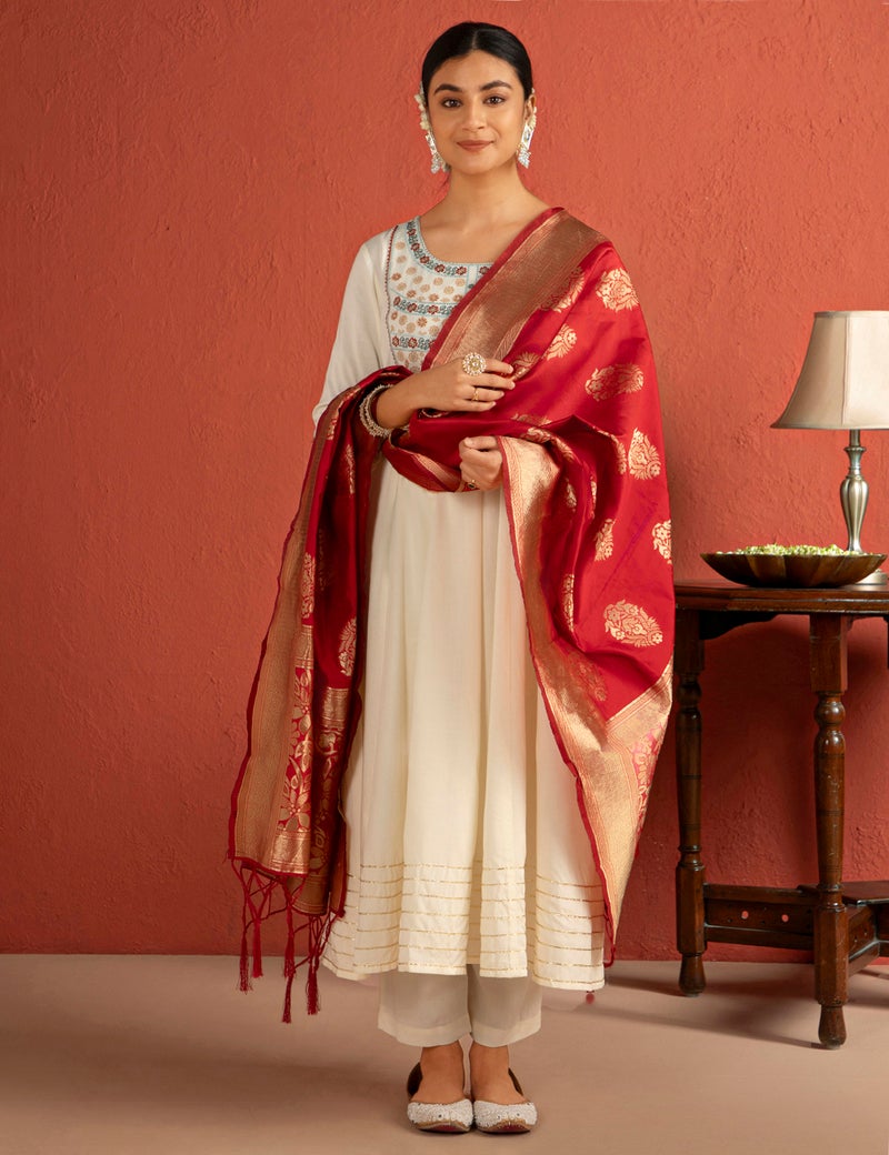 كاري طقم كورتا نسائي – ملابس مريحة يومية - Image 1
