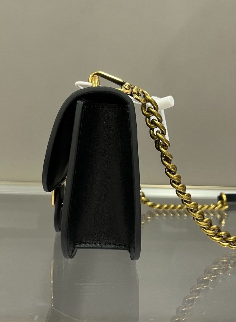 Pinko Chain Solid Color Crossbody Shoulder Bag 18*11*5cm - Image 4