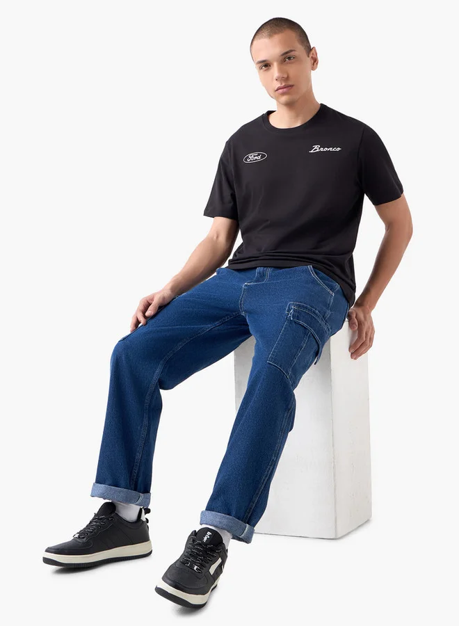 اس بي كاركترز تيشيرت بطباعة حروف بياقة دائرية