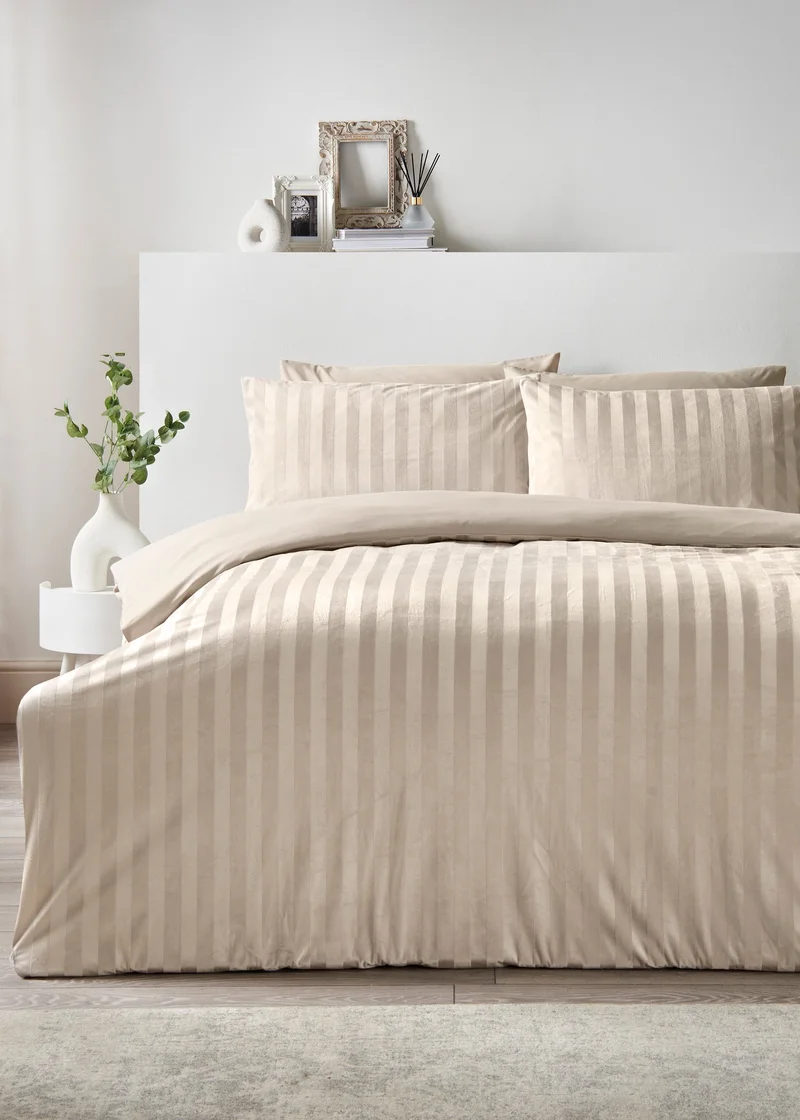 ماتلان Beige Velvet Stripe Duvet Set