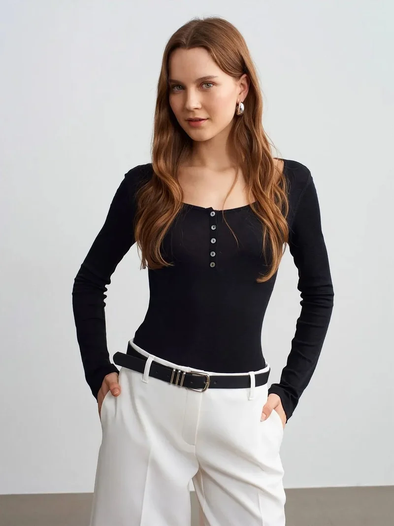 Dilvin DILVIN Slim-Fit Wool Knit Blouse With Buttons
