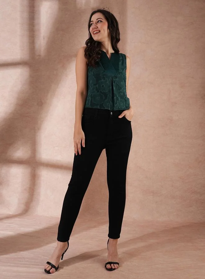 globus Globus Textured Floral Print V-Neck Sleeveless Top