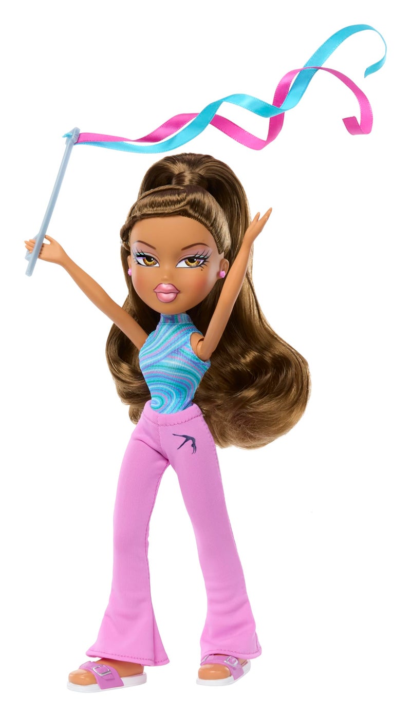 Bratz Play Sportz Yasmin Fashion Doll with Accessories, Gymnastics - Image 4