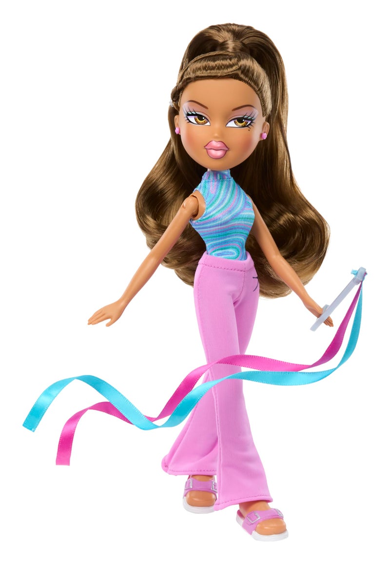 Bratz Play Sportz Yasmin Fashion Doll with Accessories, Gymnastics - Image 3