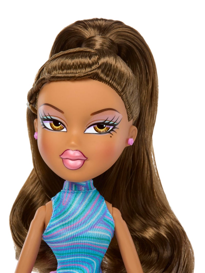 Bratz Play Sportz Yasmin Fashion Doll with Accessories, Gymnastics - Image 5