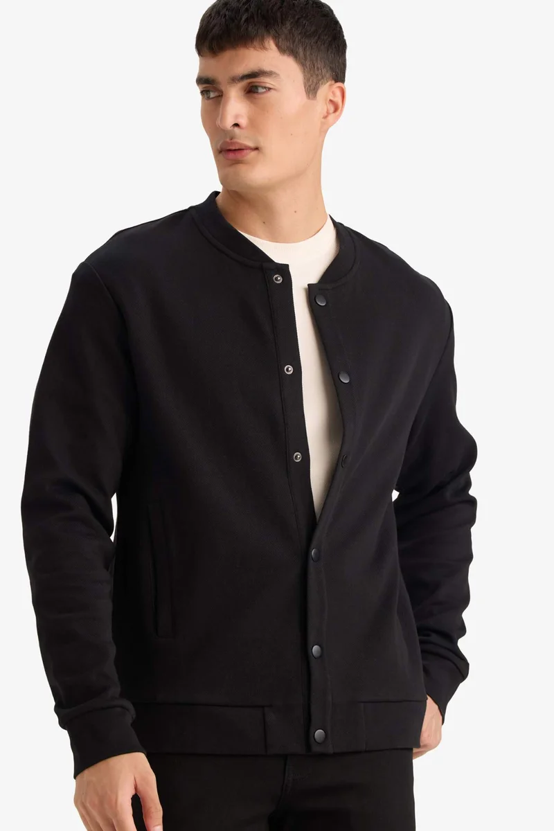 ديفاكتو Crew Neck with Pockets Buttoned Bomber Jacket