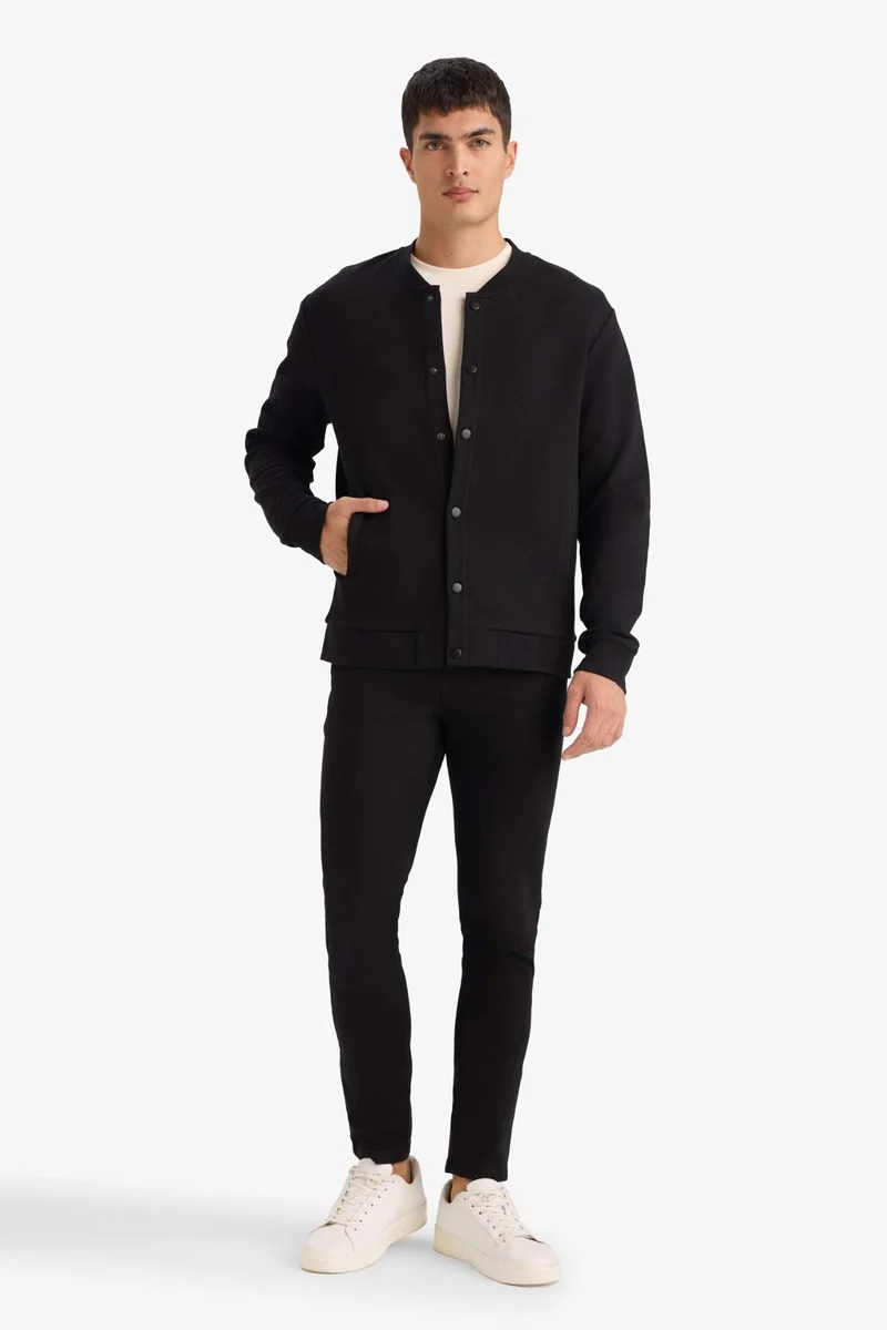 ديفاكتو Crew Neck with Pockets Buttoned Bomber Jacket