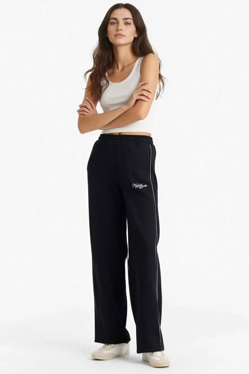 ديفاكتو Straight Fit Printed Thick Sweatshirt Fabric Trousers