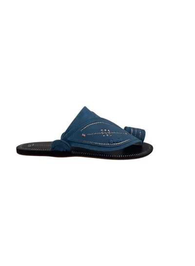 AL Fanoos Handcrafted heritage leather slippers