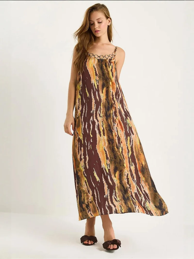 بيانكو لوتشي فستان ماكسي مطبوع بياقة مربعة وفتحة من لوكسي