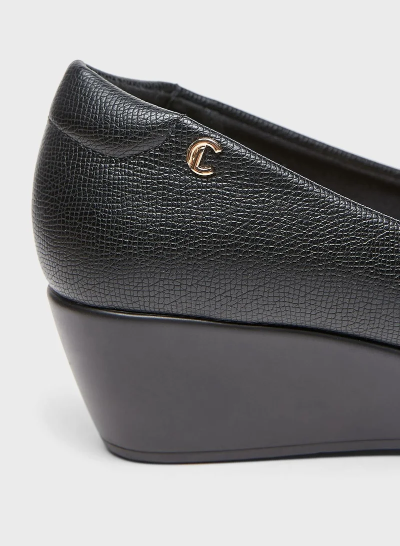 Le Confort Casual Wedge Pumps