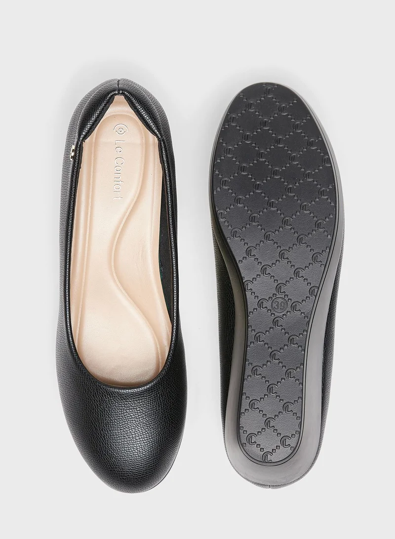 Le Confort Casual Wedge Pumps