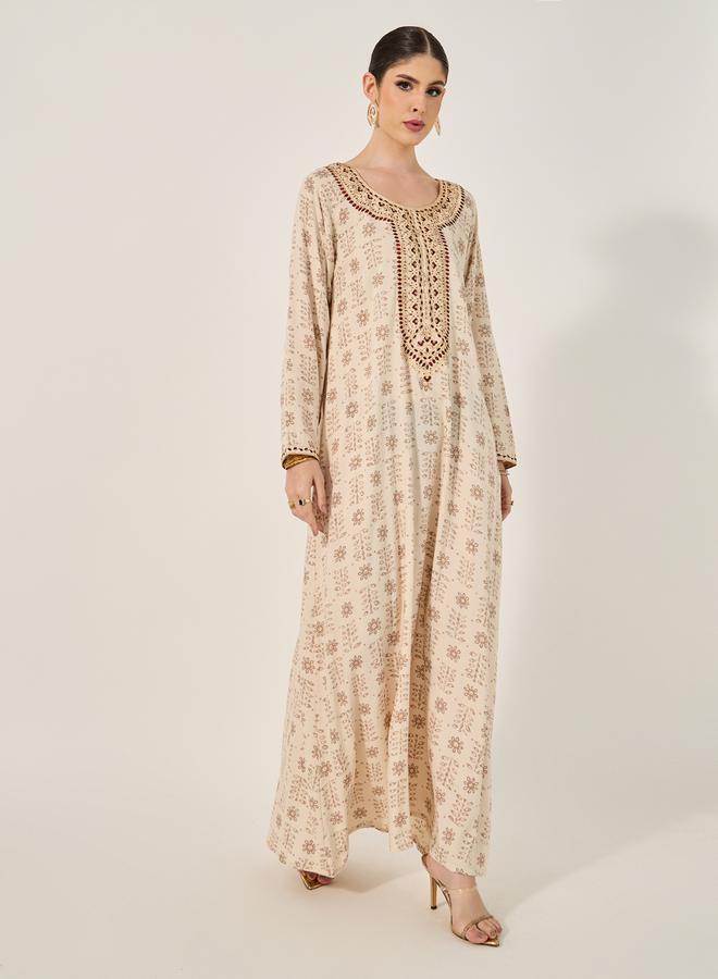 Styli Allover block printed jalabiya with foil imprint and mukawar embroidery neck and crystal embellishment  - Image 2