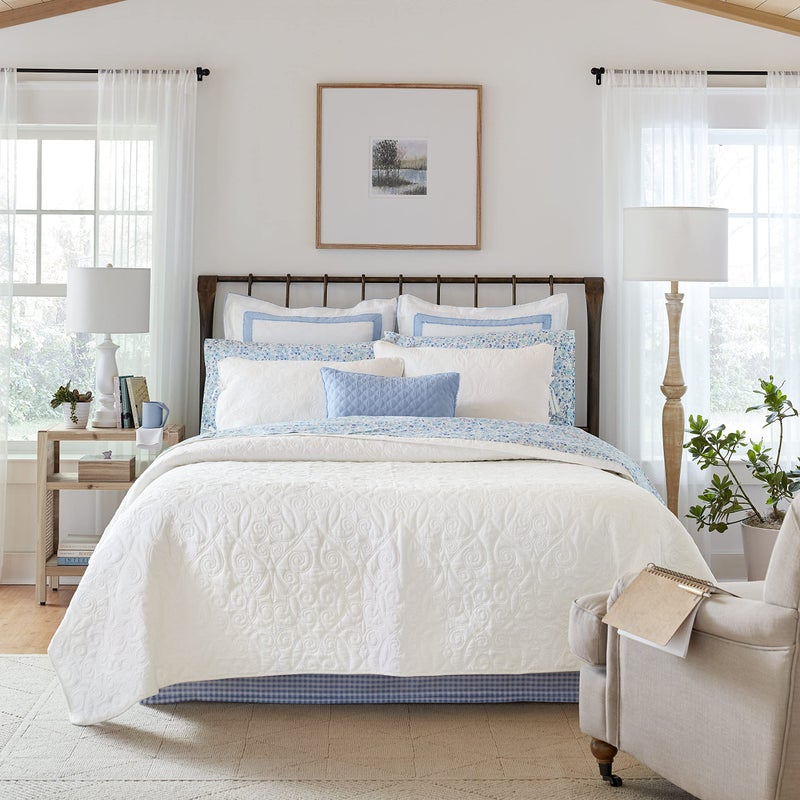 LAURA ASHLEY Laura Ashley  Felicity Collection  Quilt Set  100 Cotton Reversible All Season Bedding with Matching Shams PreWashed for Added Softness Twin White