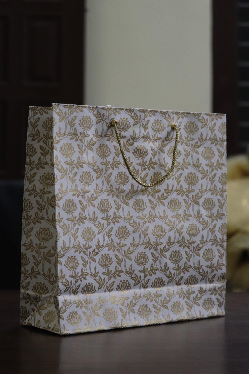 SCISSORS CRAFT Paper Gift Bag with Handle Wedding Birthday Party Gift Package Bags Christmas New Year Gift Packaging Bag |Pack of (10) - Image 3