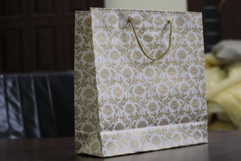 SCISSORS CRAFT Paper Gift Bag with Handle Wedding Birthday Party Gift Package Bags Christmas New Year Gift Packaging Bag |Pack of (10) - Image 4