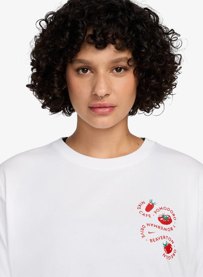Nike WHITE Nsw Classic Boyfriend Café Tomato T-Shirt for Women | Best Price UAE