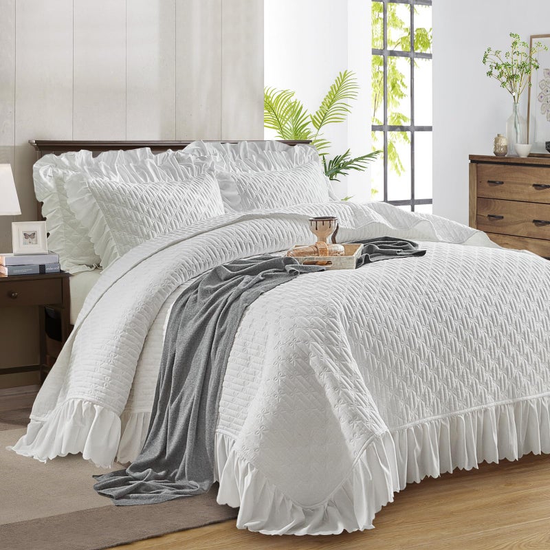 Ruffled Quilt Bedding Set King Size 96 108 in 3 Pieces Solid Shabby Chic Farmhouse Ruffles Rustic Coverlet Lightweight Fluffy Summer Oversized Bedspread with Shams for Women Men White