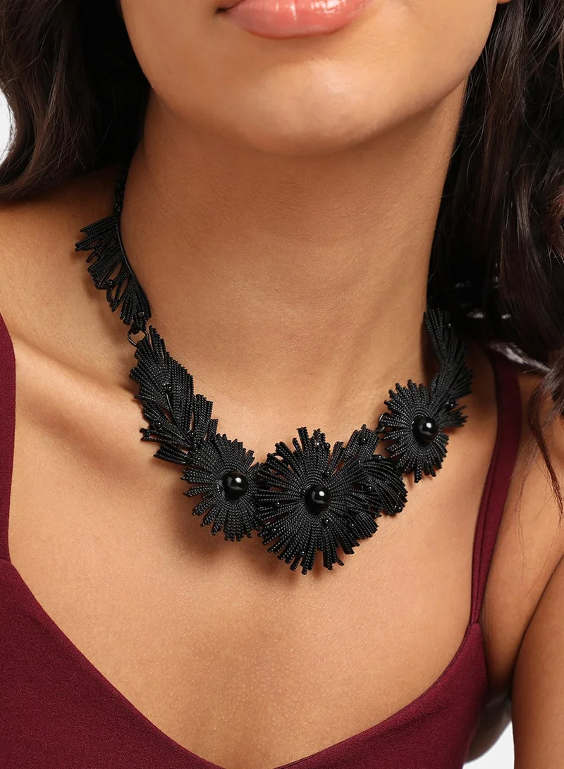 SOHI Floral Choker Minimal Artificial Necklace Jewellery