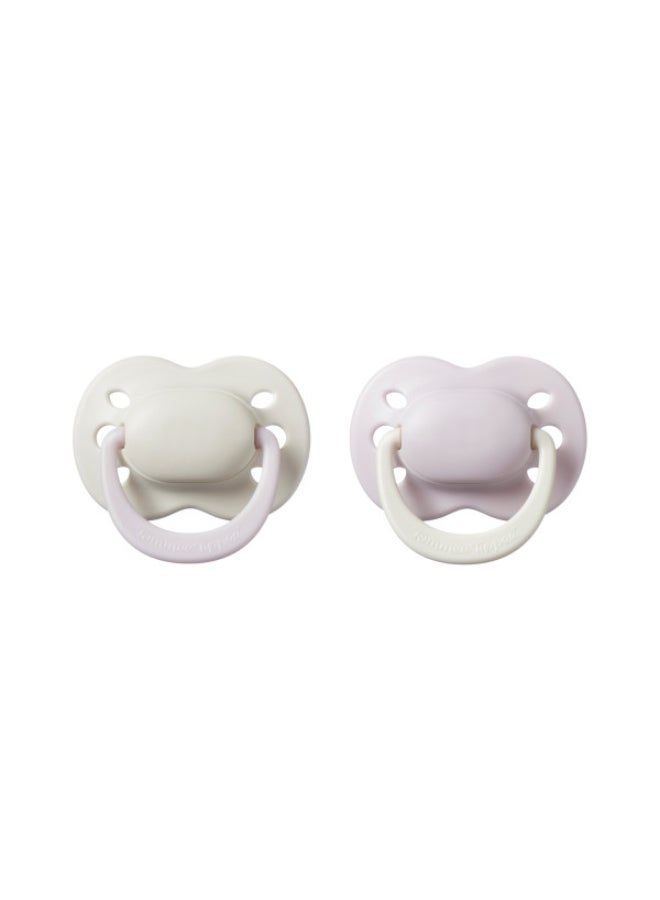 tommee tippee Newborn Soother, 0-2 Months, 2 Pack, Reusable Microwave Sterilising Case, Orthodontic Dummy, Extra Air Holes, Tiny Teat, 100% BPA Free