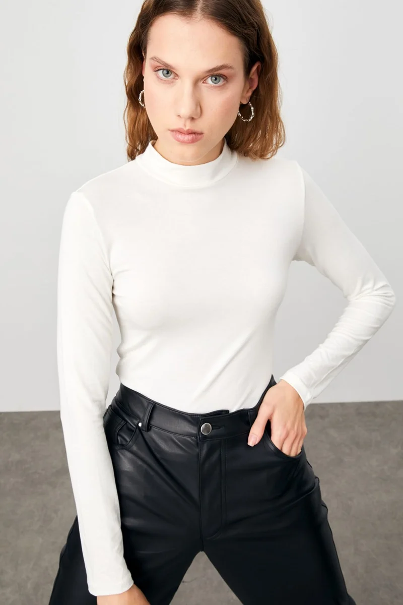 بيبانتولون BIPANTOLON Women's 3-Pack Slim Fit Turtleneck Bodysuits