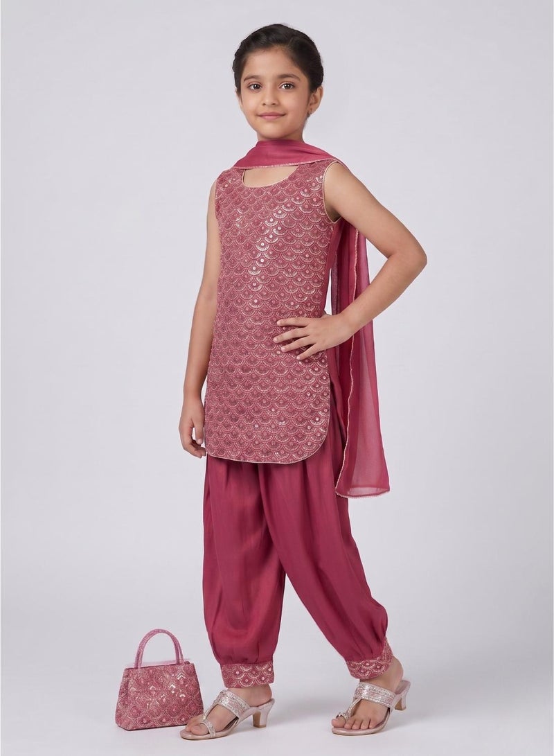 babyqlo طقم كورتا عرقي مزخرف للفتيات - Image 3