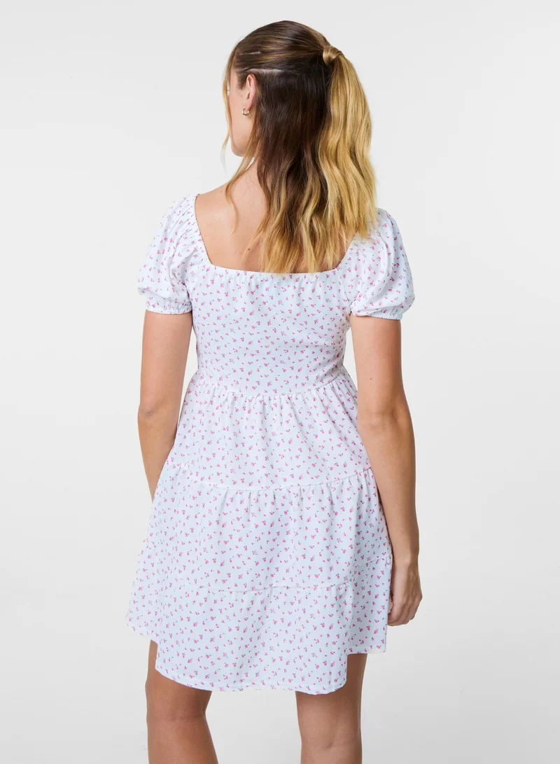 بينك فانيلا فستان قصير بأكمام منفوشة وطبقات