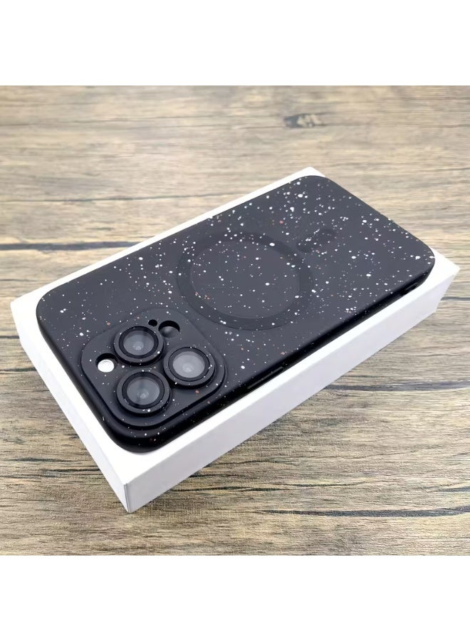 تيمو حافظة هاتف TPU غير لامعة سادة مزين بنقط سوداء وبيضا صغيرة مع شحن ماغسيف كامل. توفر حماية مزدوجة للجوانب، كاملة للواجهة والشاشة، مضادة للصدمات والغبار، سهلة التركيب والإزالة، وحماية جيدة للكاميرا والزر والشاحن والسماعات. متوافق مع ايفون 16 برو - Image 2