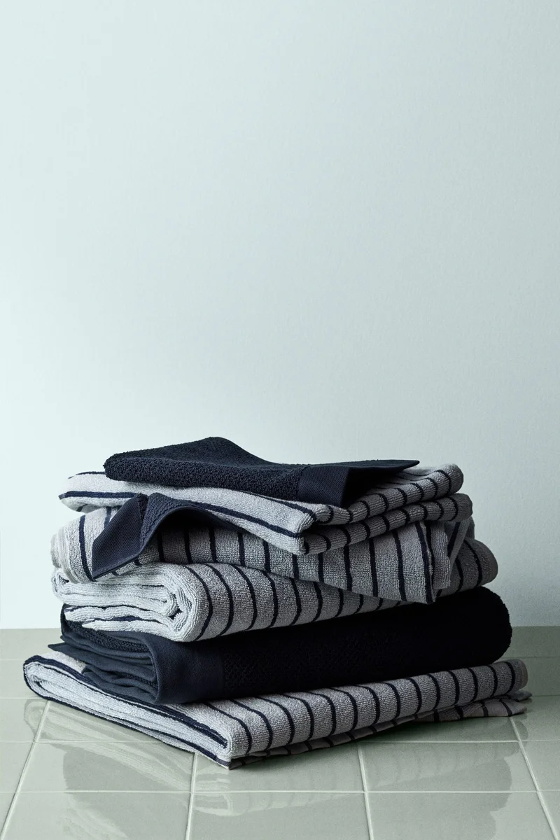 H&M Striped bath towel