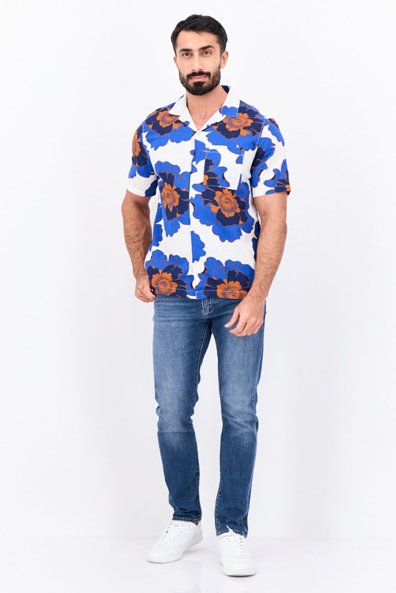 GAP قميص رجالي بقصة عادية بأكمام قصيرة مزخرف بنقشة زهور، أزرق - Image 4