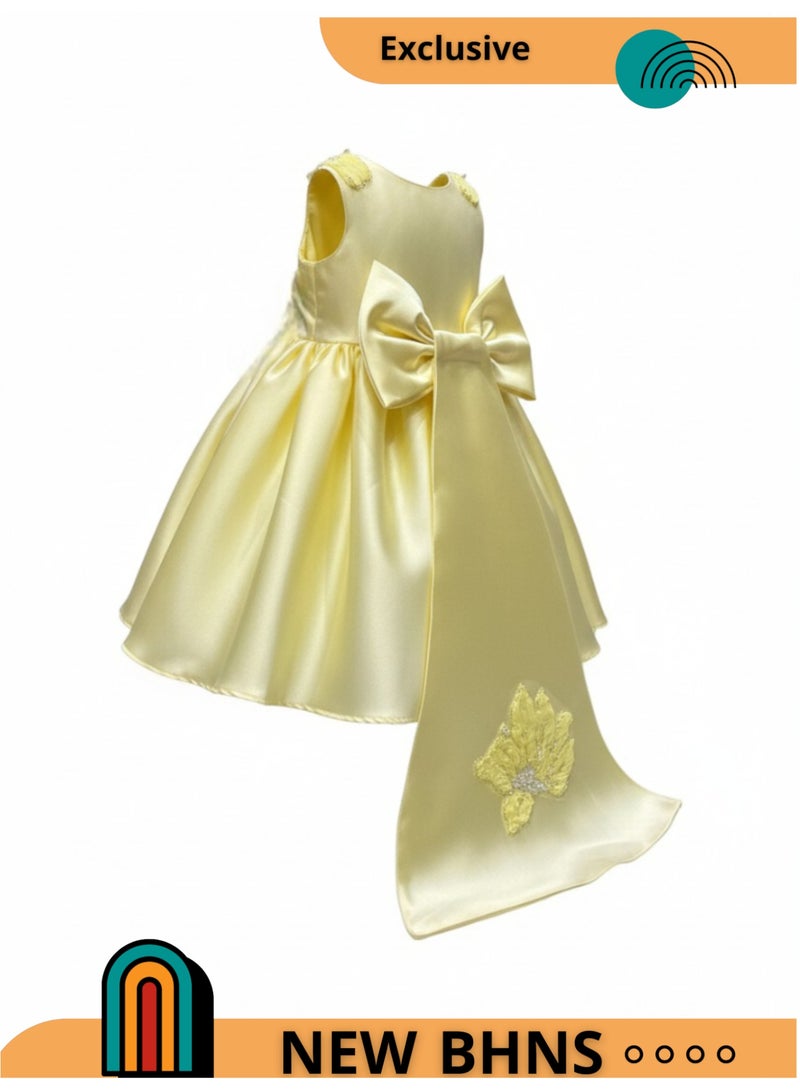 BHNS Elegant puffy evening dresses for children, perfect for parties and special occasions. These dresses are suitable for girls' weddings, celebrations, and holidays. Available in white, yellow, pink, and lemon hues. Beautiful Eid dresses for all occasions. Dresses for ages 2 to 15. Elegant and beautiful dresses for girls aged 2 to 15. Girls' sets with trains and puffy skirts. Suitable for evening parties, summer wear, short dresses, and long dresses. Brand name. - Image 4