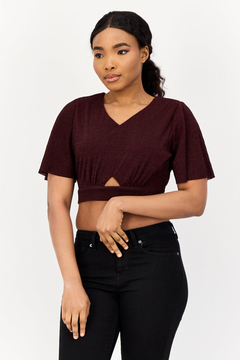 ONLY بلوزة قصيرة الأكمام على شكل حرف V للنساء، معدنية، مارون - Image 1