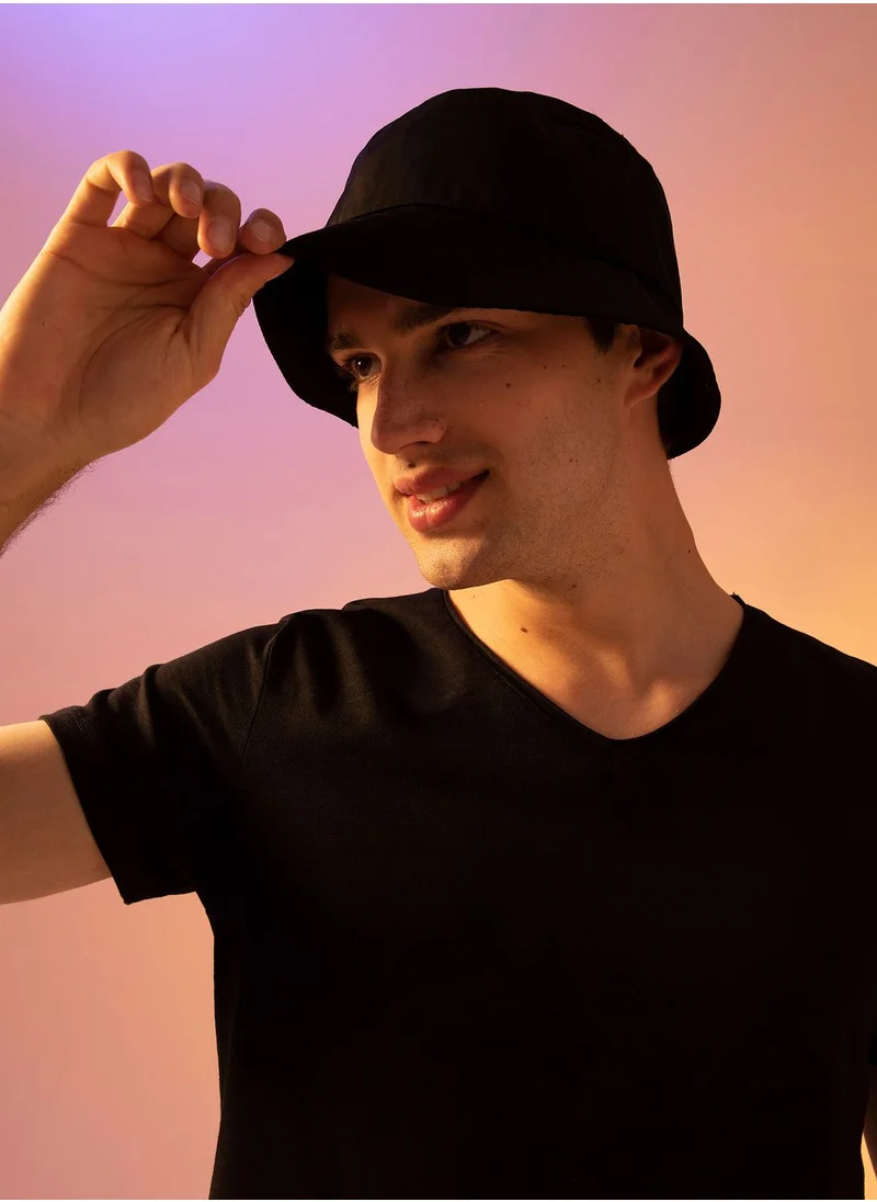 DeFacto Essential V-Neck T-Shirt